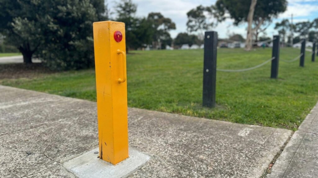 HCC removable bollard